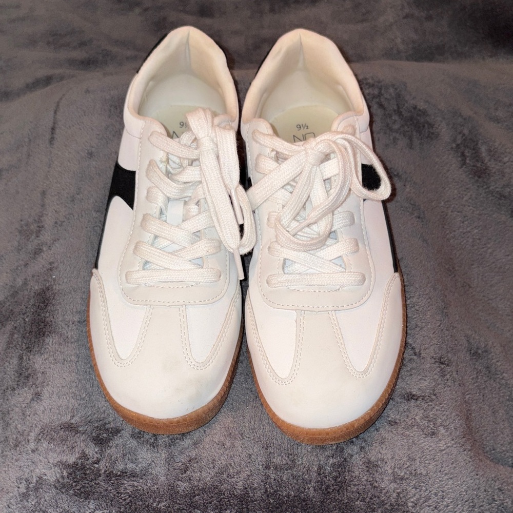 White and Black Sneakers (No Boundaries)